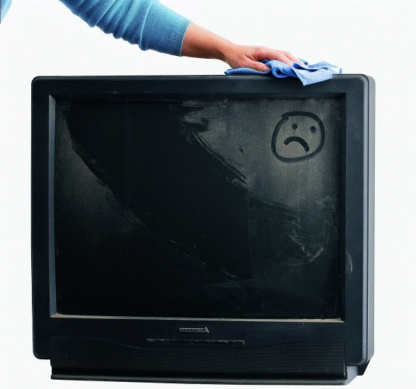 Чем протирать экран телевизора в домашних условиях, как убрать пятна и царапины